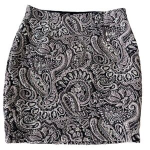 Guess Embroidered Beaded Fitted Mini Skirt Size 2